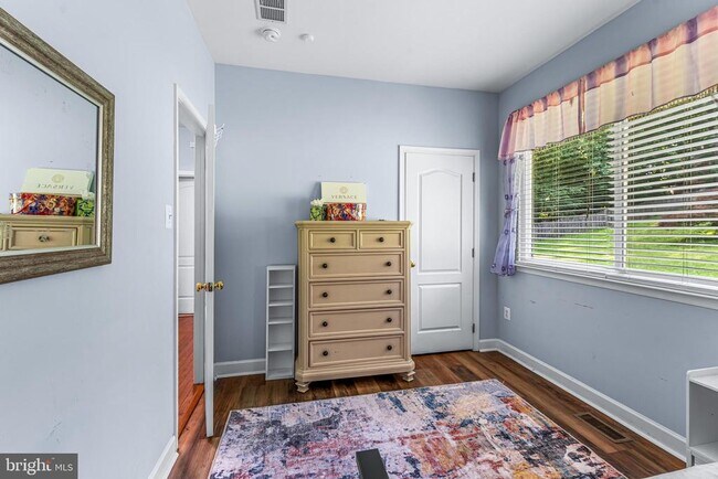 Building Photo - 10870 Hammond Dr