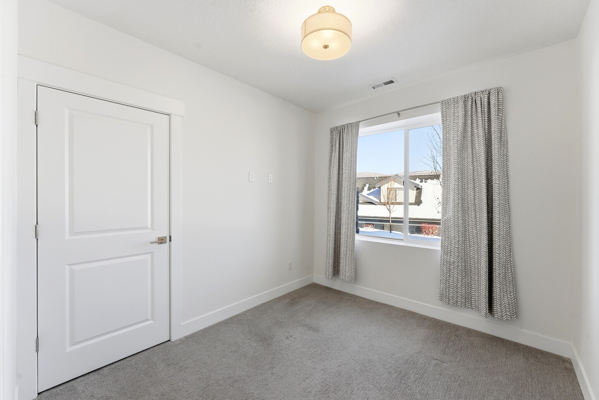 Building Photo - 3342 Santa Fe Rd