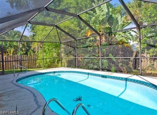 Building Photo - 4053 Seaoats Ln