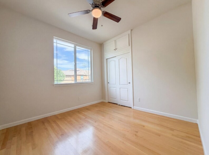 Building Photo - 400 Caravaggio Cir