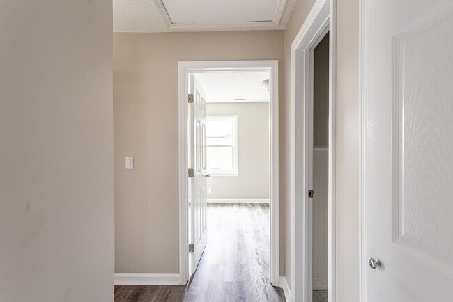 Building Photo - Welcome to this beautiful newly renovated 3-bedroom brick ranch!