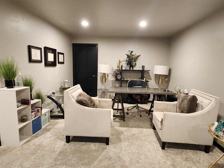 Building Photo - 2453 Scheuring Rd