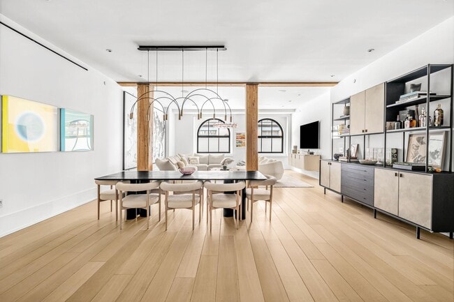 Building Photo - 443 Greenwich St