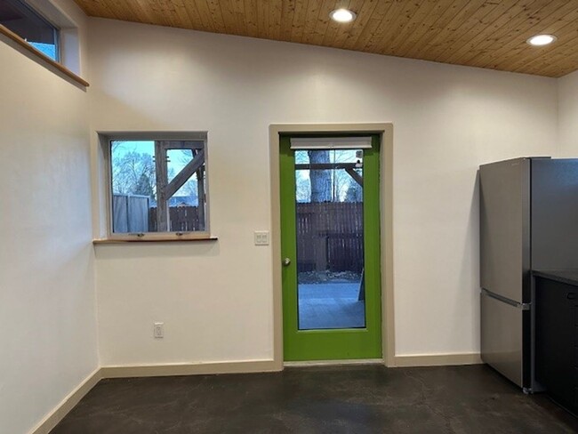 Building Photo - Modern Studio Eastside of Flagstaff- AVAIL...