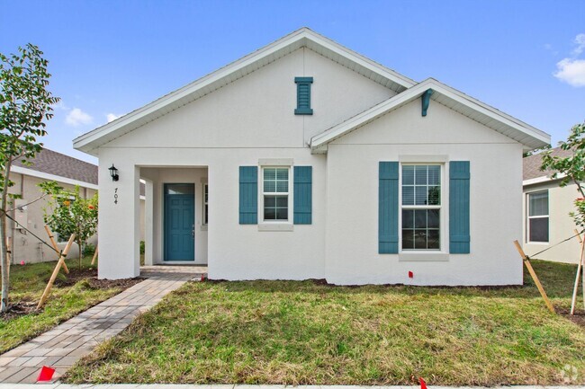 Building Photo - 704 Treehouse Ln