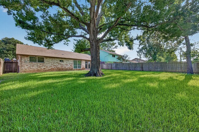 Building Photo - 19326 Leafwood Ln