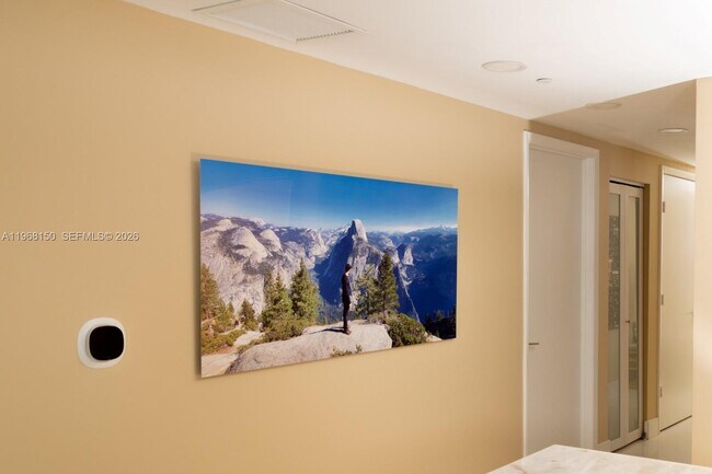 Building Photo - 465 Brickell Ave