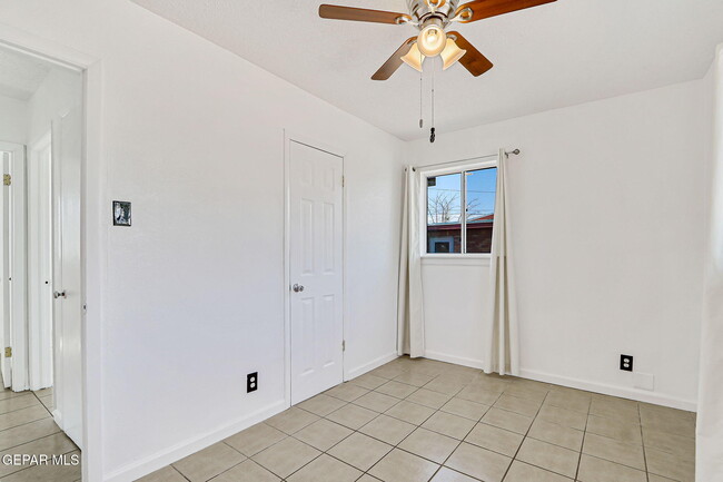 Building Photo - 10350 Kellogg St