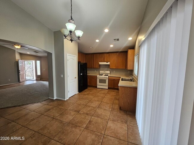 Building Photo - 43826 W Lindgren Dr