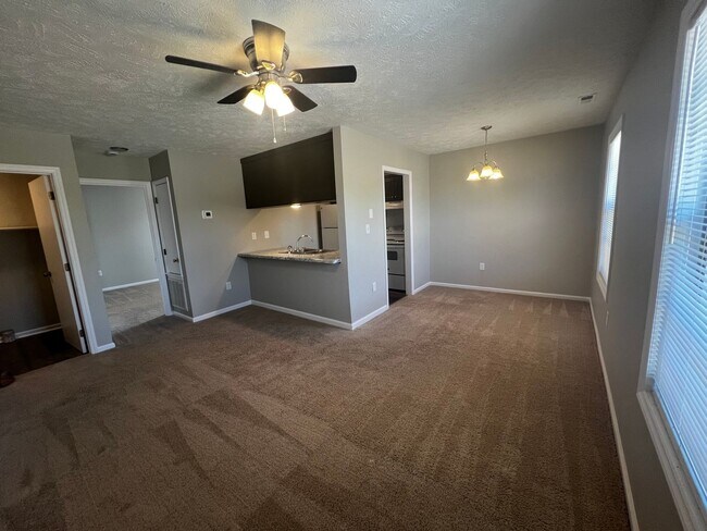 Primary Photo - 1409-D Ireland Drive (no pets)