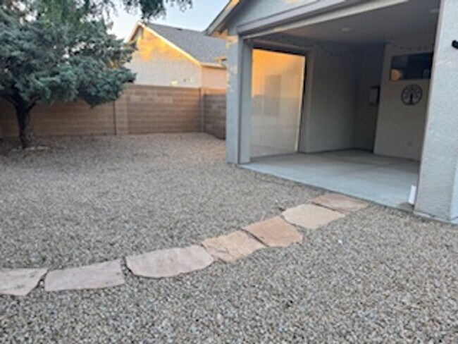 Building Photo - Charming 3 Bedroom 2 Bathroom With Den Hom...