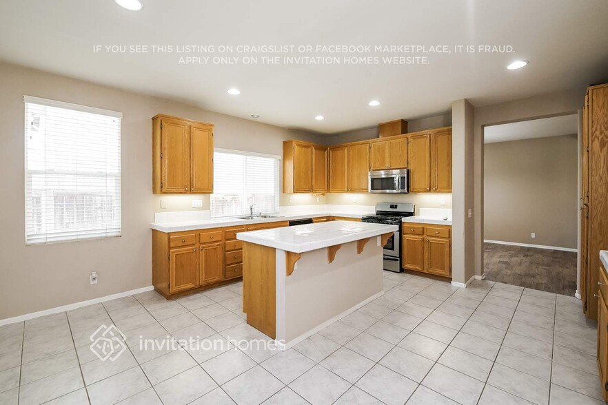 Building Photo - 31864 Feather Creek Dr