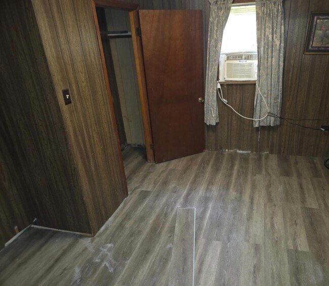 Building Photo - 640 Andry Ln