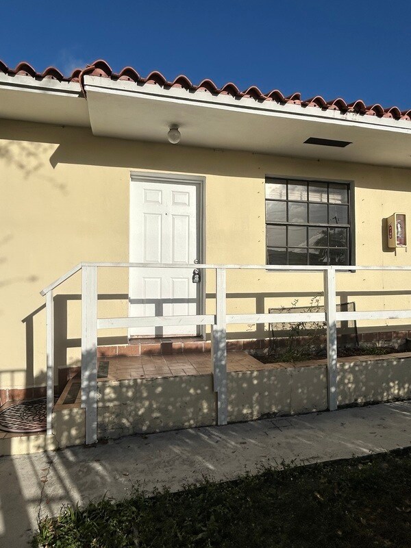 Primary Photo - 3091 NW 1st St