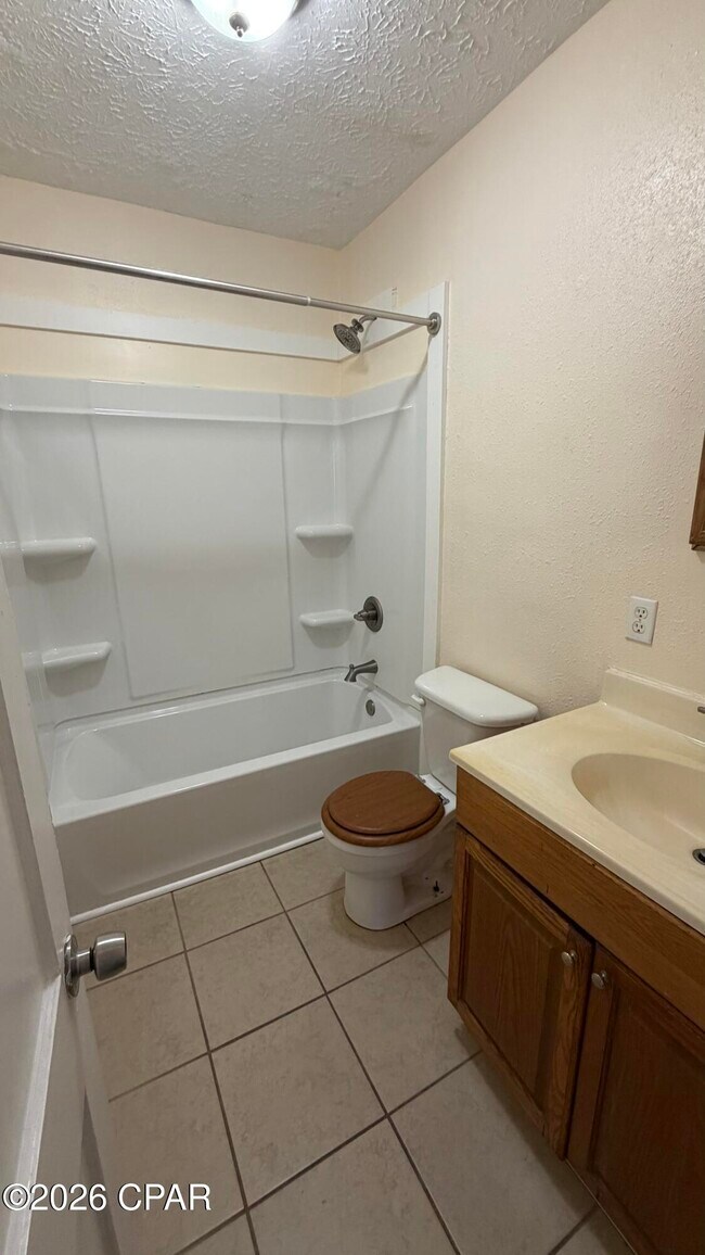 Building Photo - 300 N James Ave