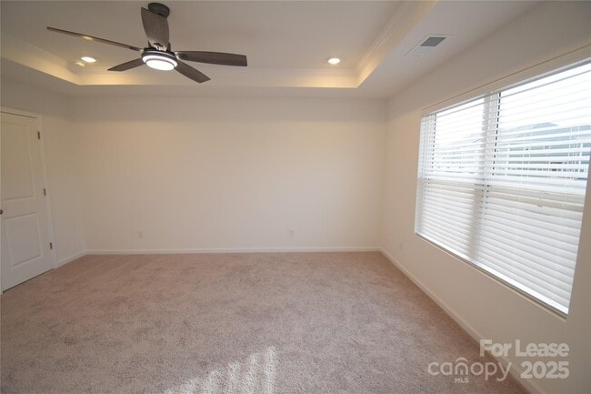 Building Photo - 752 Kitfox Dr NW