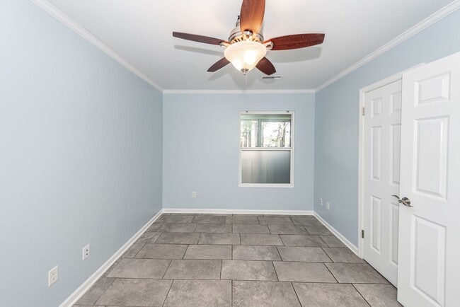 Building Photo - 2 Bedroom, 2 Bathroom Condo in Woodscape - Mt Pleasant