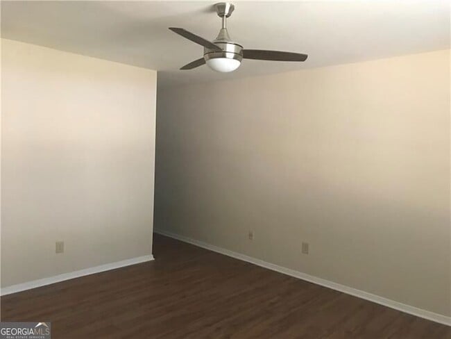 Building Photo - 2185 Palmyra Dr