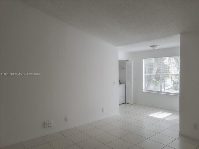 Building Photo - 3340 Pinewalk Dr N
