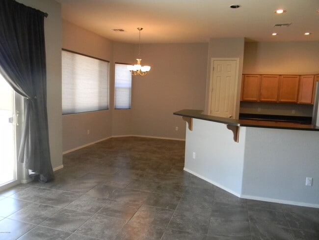 Building Photo - 3975 N Gower Dr