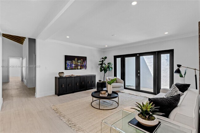 Building Photo - 6900 SW 136th St