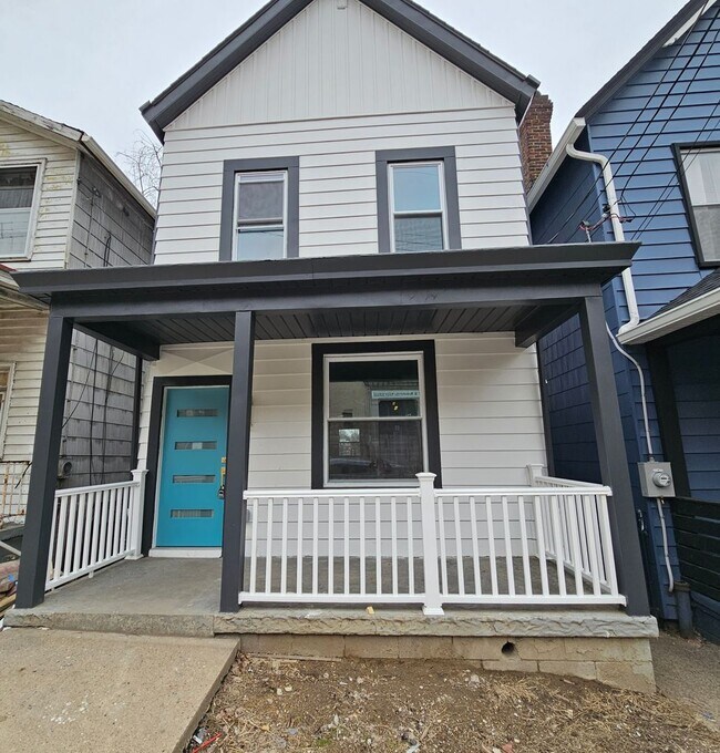 Building Photo - Amazing all new 4 bed 2.5 Bath House for rent!