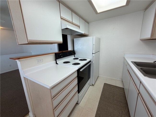 Building Photo - 331 Phyllis Dr