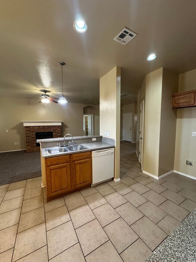 Building Photo - 4516 SE 79th St