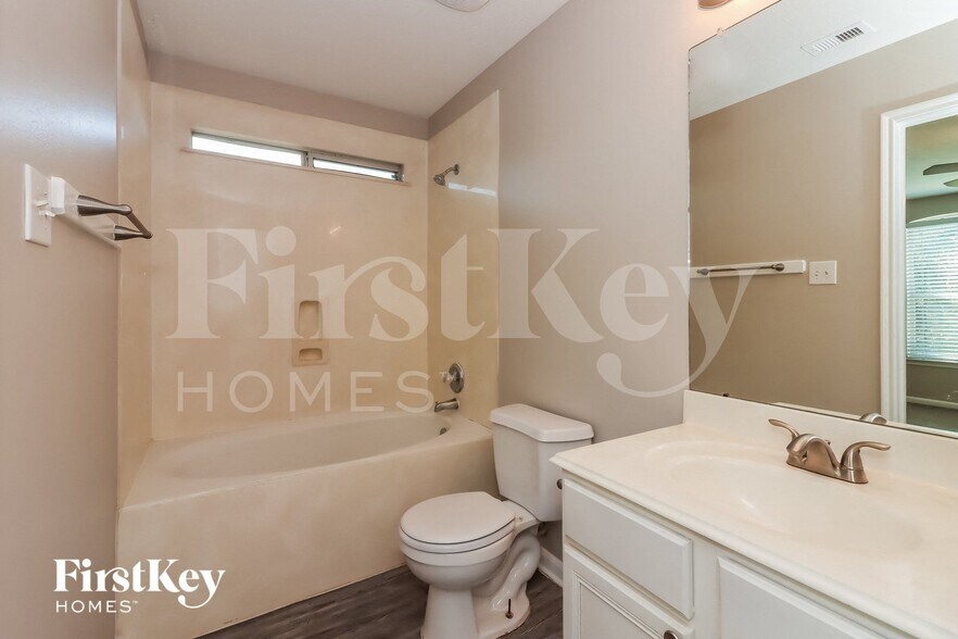 Building Photo - 20715 Sycamore Wood Dr