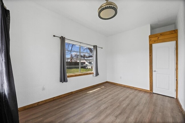 Building Photo - 1418 Kingshill Dr