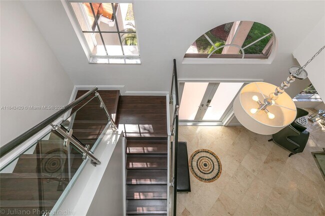 Building Photo - 2564 Jardin Ct
