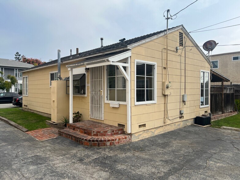 Building Photo - 3841 Westwood Blvd