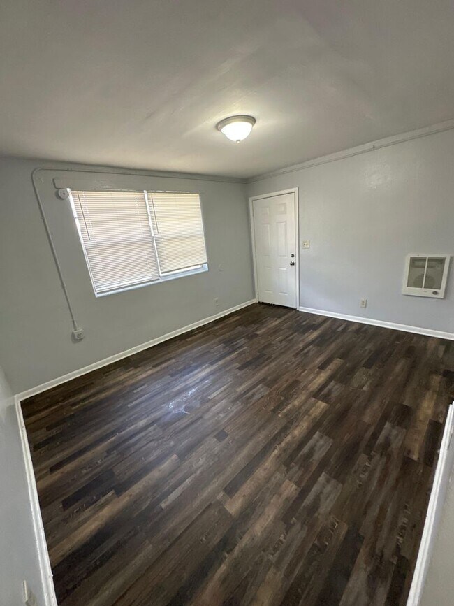 Building Photo - 2020 Palafox St