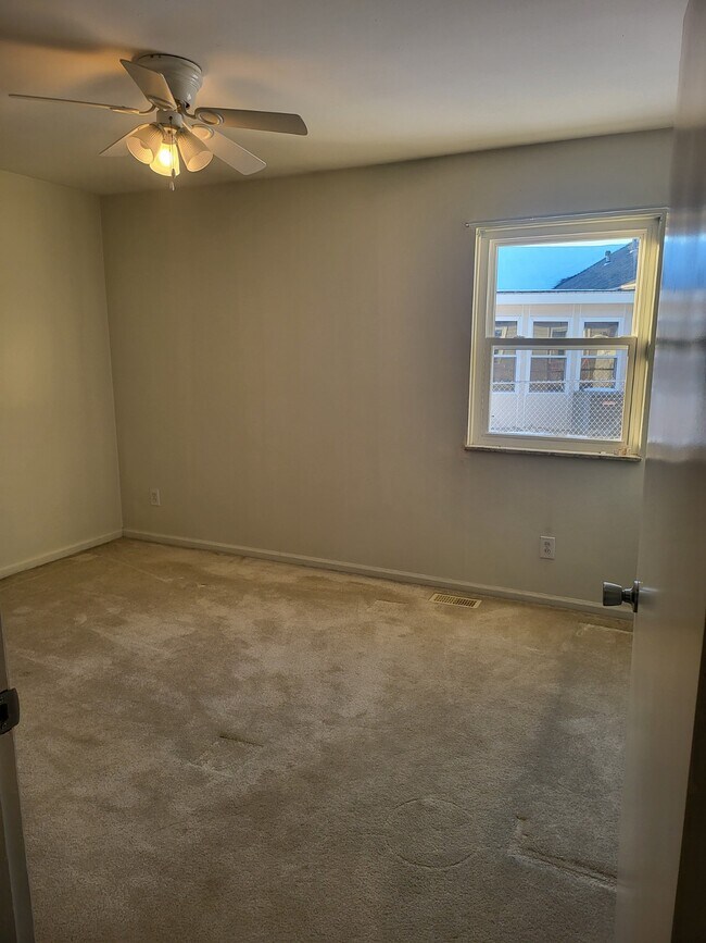 Primary Bed - 1777 Parkway Dr S