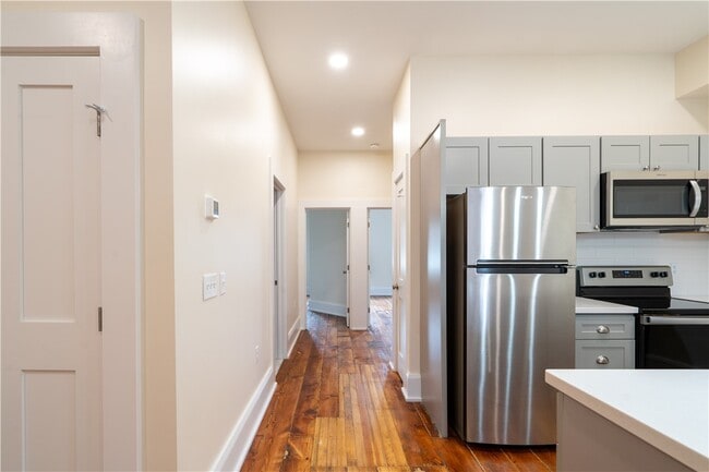 Building Photo - 178 Main St