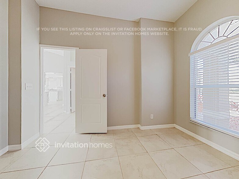 Building Photo - 3070 Sandstone Cir