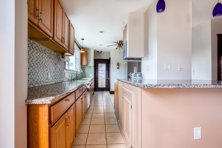 island-kitchen - 336 Riverside Ave