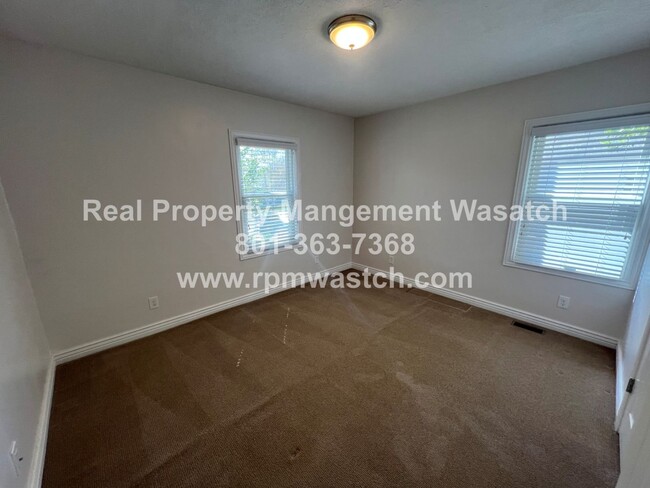Building Photo - Look at This Beautiful 2 Bedroom 1 Bathroom Split Single Family home is Sugarhouse!!