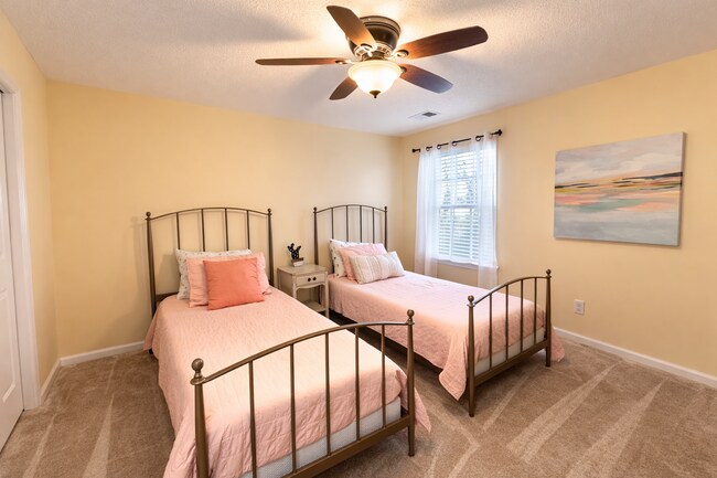 Building Photo - 3BD/2.5BA- WITH BONUS ROOM -AVAILABLE NOW or AUGUST 1, 2026!!