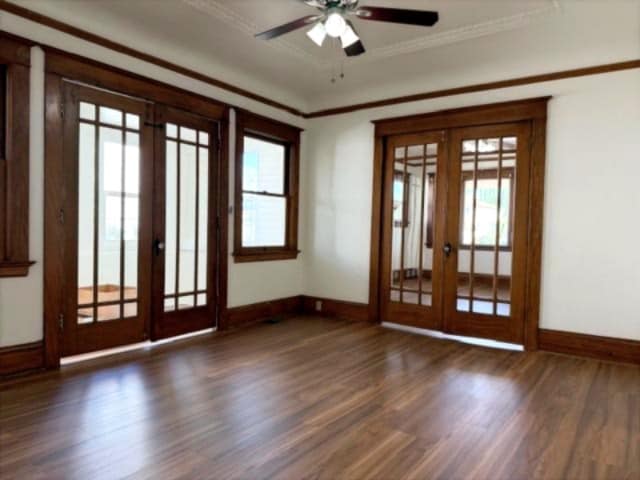 Dining room - 229 W 8th St