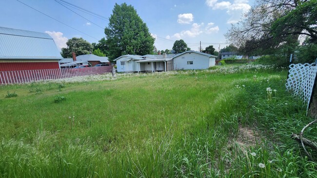 Building Photo - Spokane Valley Home in the Heart of Millwo...