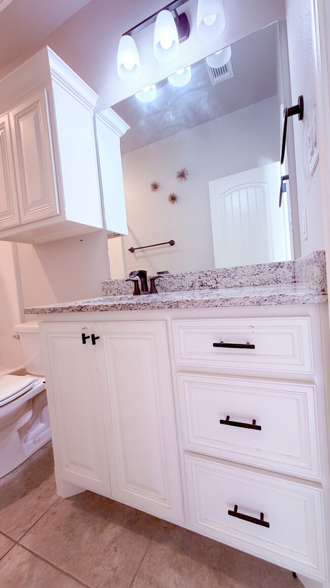 Building Photo - 1617 Twin Falls Dr