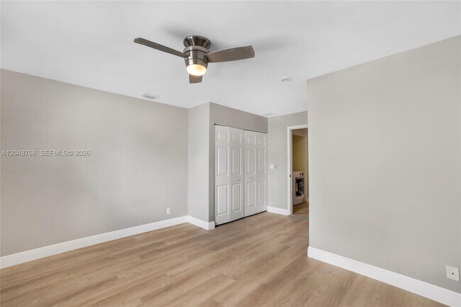 Building Photo - 2929 SW 18th Terrace