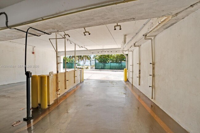 Building Photo - 750 N Ocean Blvd