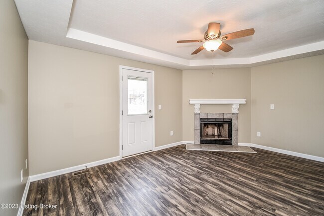 Building Photo - 10500 Whitepine View Pl