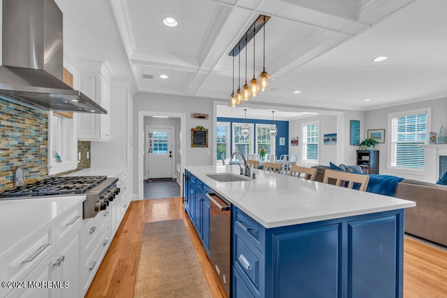 Building Photo - 300 Salem Ave