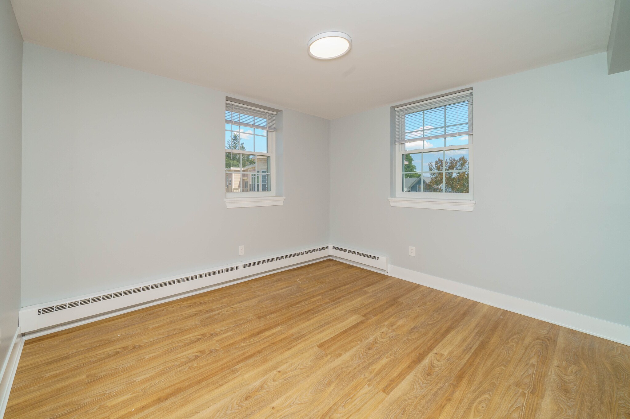 Building Photo - 129 Sherman St