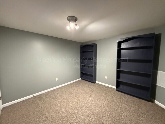 Building Photo - 10500 Westfield Ln