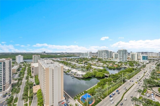 Building Photo - 15901 Collins Ave