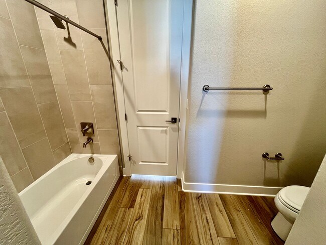 Building Photo - **$1000 off Move in Special** 5 bed 4 Bath IMMACULATE NEW BUILD in THORNTON!!